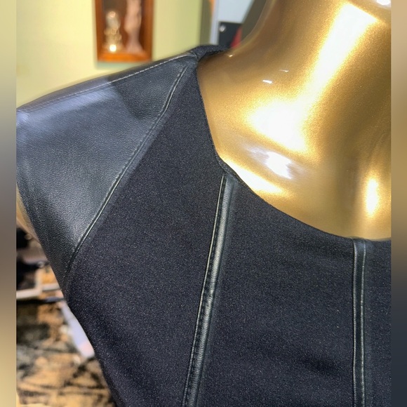 Perfect black dress - Picture 4 of 7